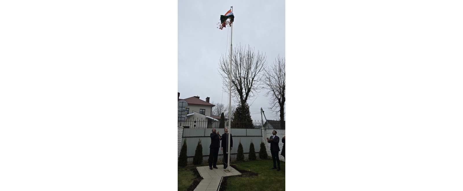 Members of Indian Diaspora and Friends of India in Belarus participated at the Flag hoisting ceremony on Republic Day. Cd'A Mr. Rajesh Kumar read out Hon'ble President's Address to the Nation on the occasion.